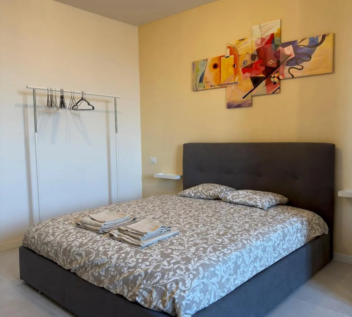 Sky Urban Valtorta Apartment Milan 0*,