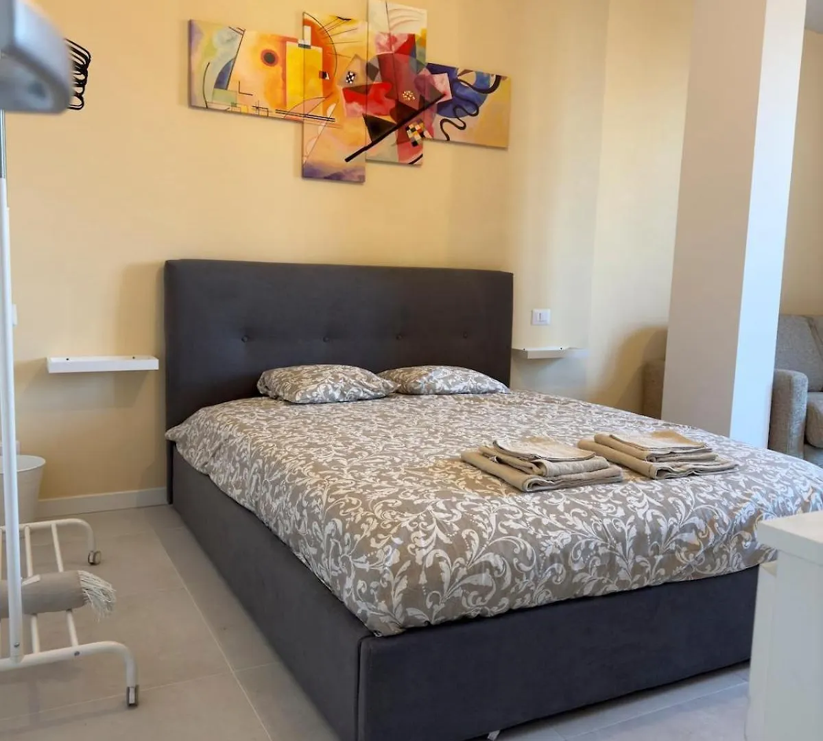 Sky Urban Valtorta Apartment Milan
